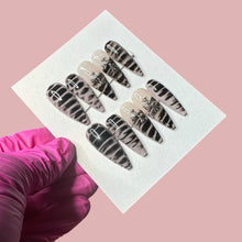 Load image into Gallery viewer, Fiji